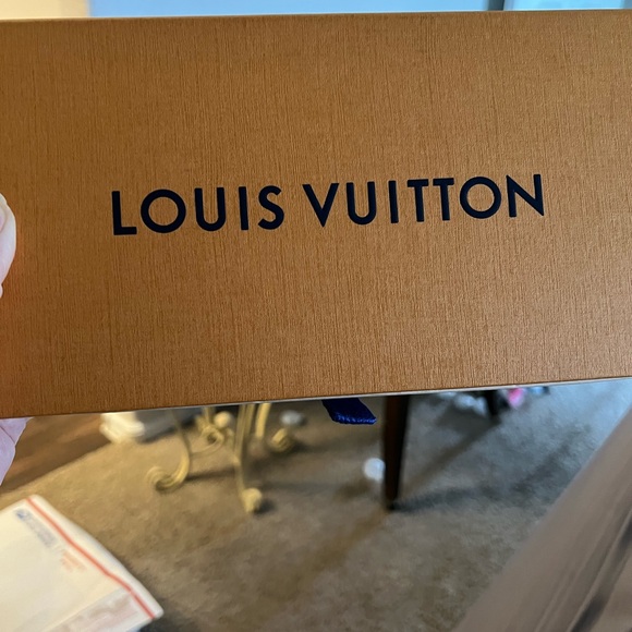 ‼️FINAL PRICE‼️ LV Storage Box 10”x5.5” - Picture 4 of 4